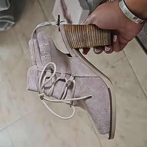 New tan heels size 9